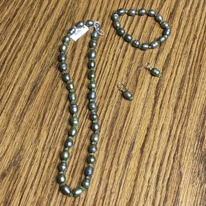 NWT baroque pearl suite